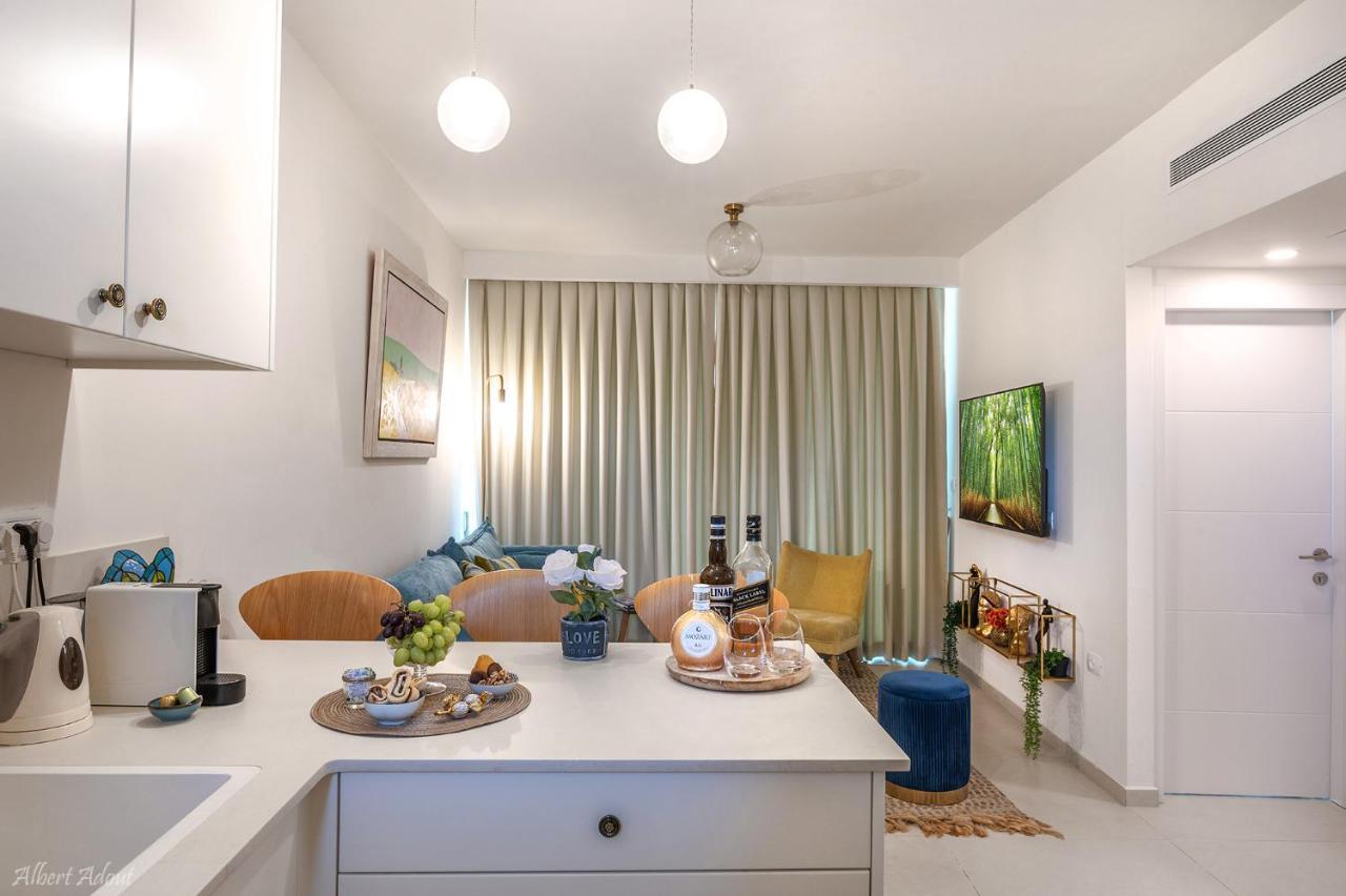 Mina'S Suites - קיסריה Esterno foto