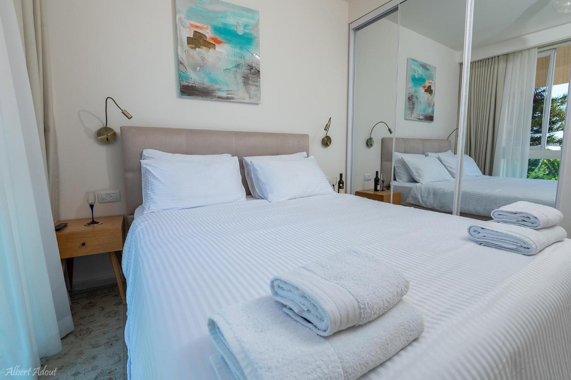 Mina'S Suites - קיסריה Esterno foto